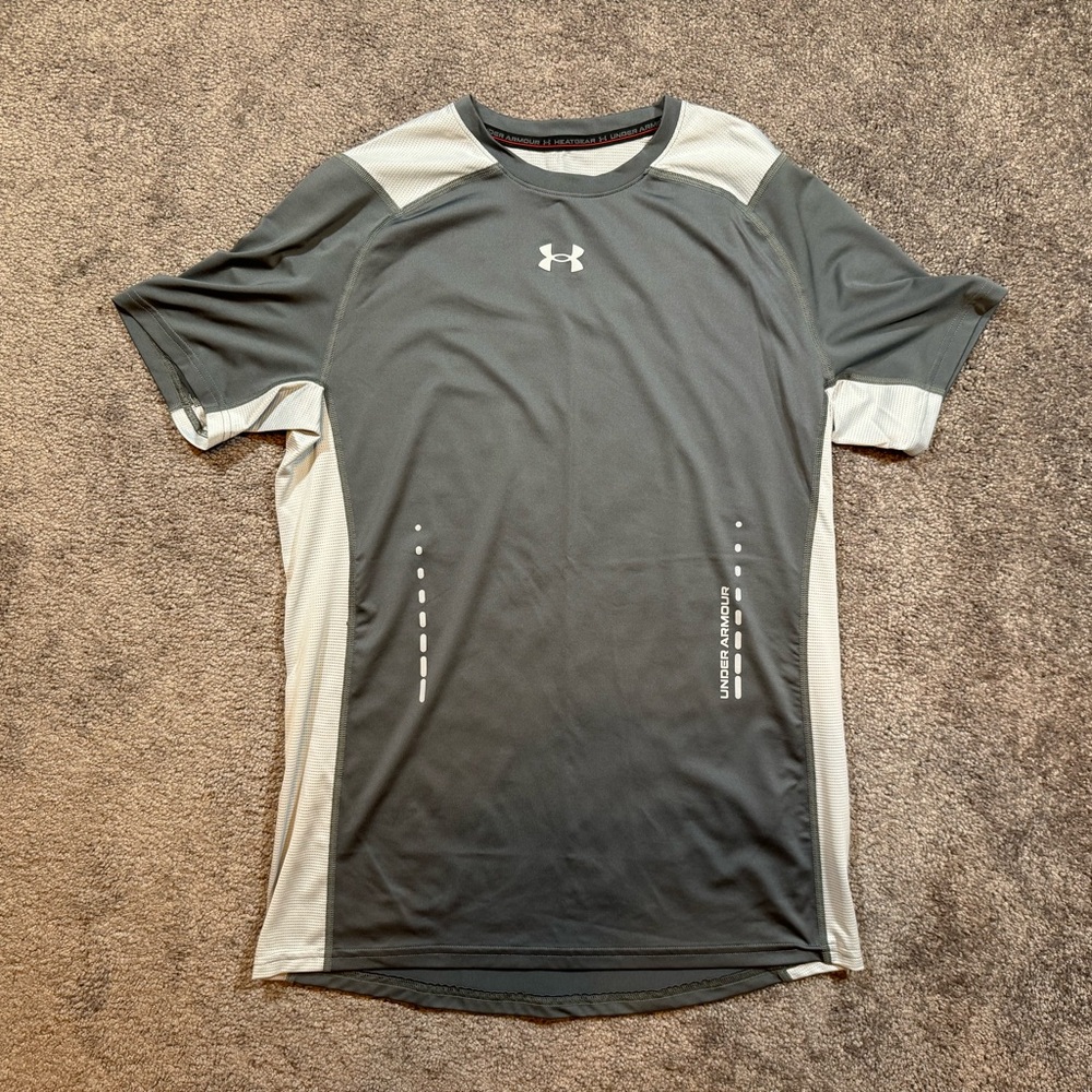 Under Armour T-shirt